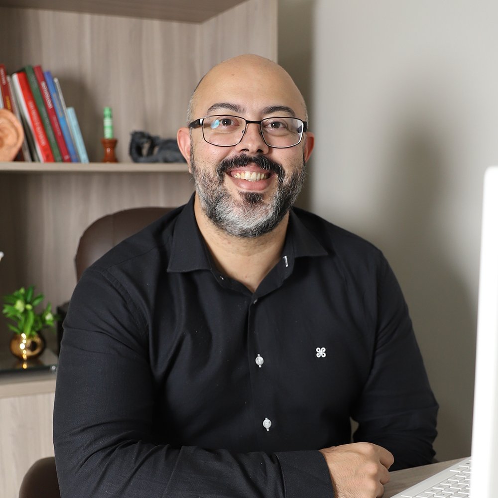 Dr. Marcos Oliveira Filho
